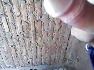 巨大的山雀女孩大假阳具插入